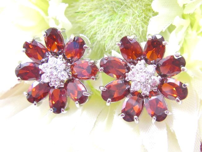 �_���A�@�K�[�l�b�g�E�C�������O