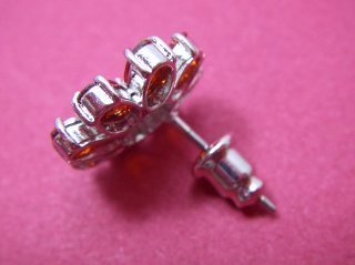 �_���A�@�K�[�l�b�g�E�s�A�X