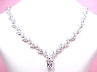 �u���C�_���@�l�b�N���X�@�L���[�r�b�N�W���R�j�A�E�A�N�Z�T���[