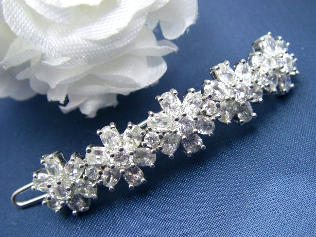 �L���[�r�b�N�W���R�j�A�̃w�A�E�A�N�Z�T���[