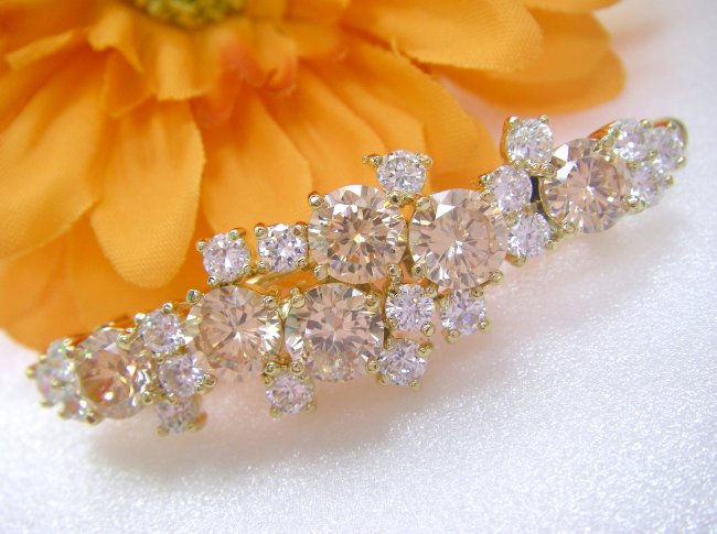 �L���[�r�b�N�W���R�j�A�̃w�A�E�A�N�Z�T���[