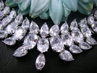 �L���[�r�b�N�W���R�j�A�@�l�b�N���X�@�u���C�_���@�S�[�W���X