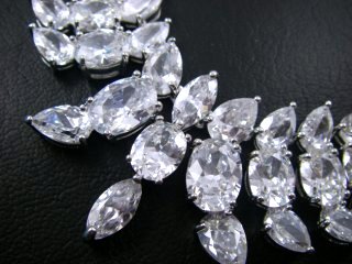 �L���[�r�b�N�W���R�j�A�@�l�b�N���X�@�u���C�_���@�S�[�W���X