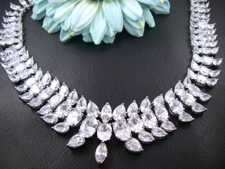 �L���[�r�b�N�W���R�j�A�@�l�b�N���X�@�u���C�_���@�S�[�W���X