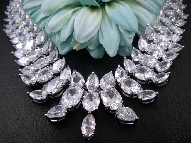 �L���[�r�b�N�W���R�j�A�@�l�b�N���X�@�u���C�_���@�S�[�W���X