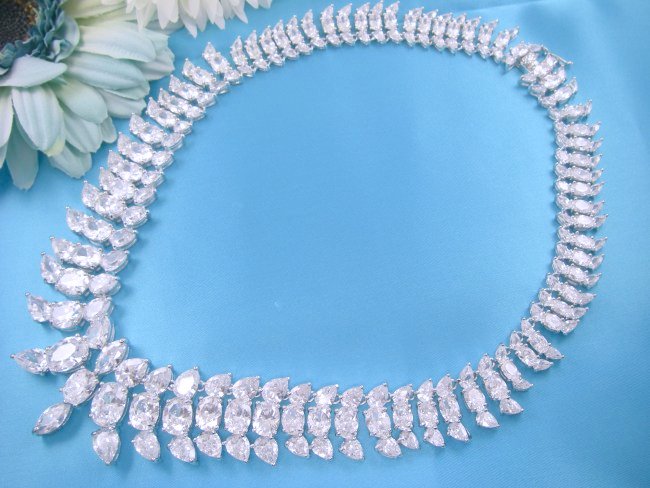 �L���[�r�b�N�W���R�j�A�@�l�b�N���X�@�u���C�_���@�S�[�W���X