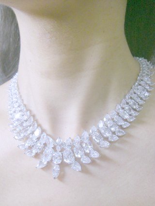 �L���[�r�b�N�W���R�j�A�@�l�b�N���X�@�u���C�_���@�S�[�W���X