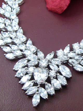 �L���[�r�b�N�W���R�j�A�@�l�b�N���X�@�u���C�_���@�S�[�W���X