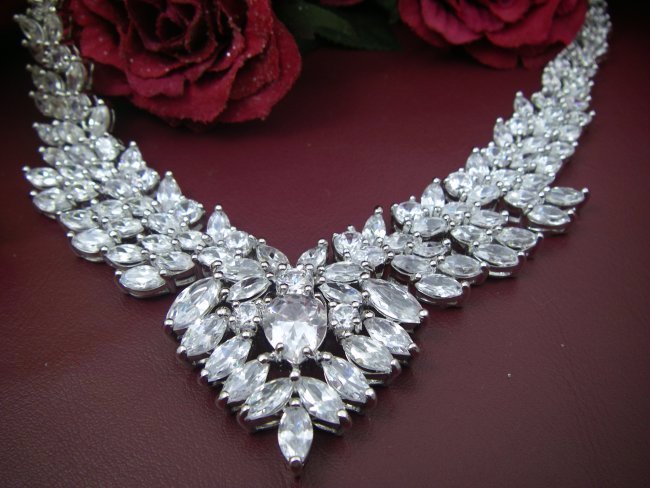 �L���[�r�b�N�W���R�j�A�@�l�b�N���X�@�u���C�_���@�S�[�W���X�@