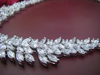 �L���[�r�b�N�W���R�j�A�@�l�b�N���X�@�u���C�_���@�S�[�W���X