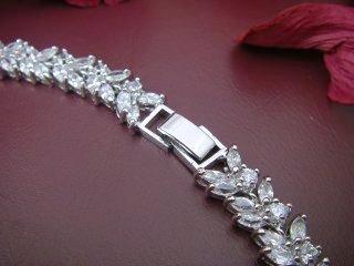 �L���[�r�b�N�W���R�j�A�@�l�b�N���X�@�u���C�_���@�S�[�W���X