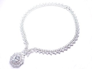 �L���[�r�b�N�W���R�j�A�̃l�b�N���X