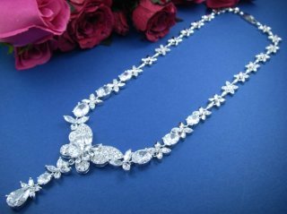 バタフライ ネックレス