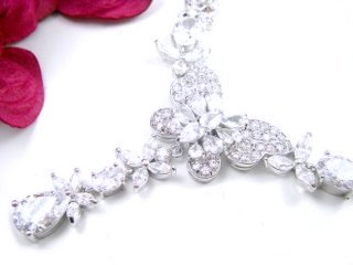 バタフライ ネックレス