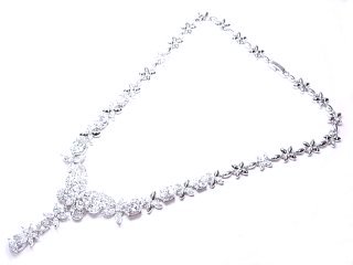 キュービックジルコニアのネックレス