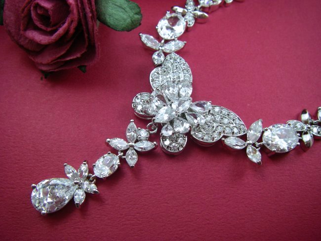 バタフライ ネックレス