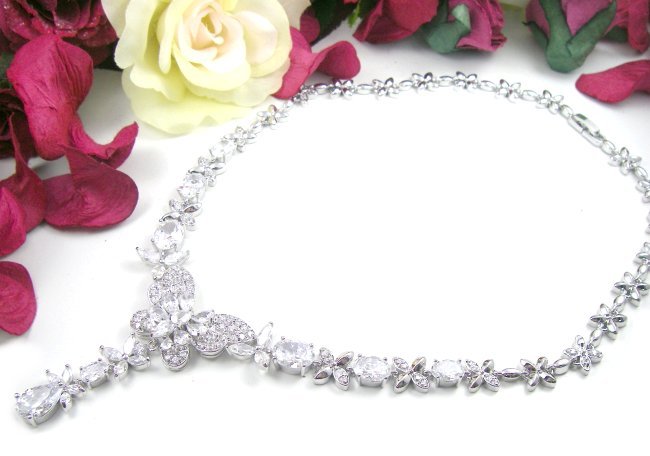 バタフライ ネックレス