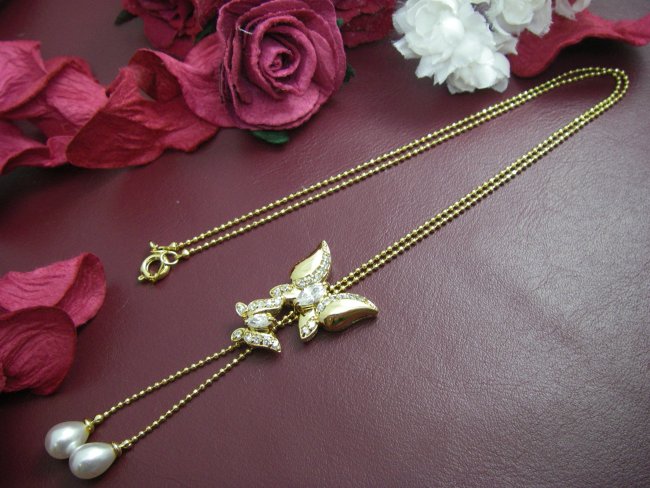 �o�^�t���C���`�[�t�@�y���_���g�E�l�b�N���X�@�L���[�r�b�N�W���R�j�A�E�A�N�Z�T���[