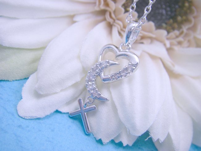 �n�[�g�@���[���@�N���X�@�y���_���g