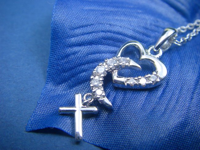 �n�[�g�@���[���@�N���X�@�y���_���g