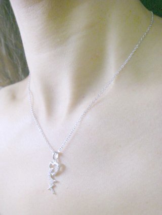 �n�[�g�@���[���@�N���X�@�y���_���g