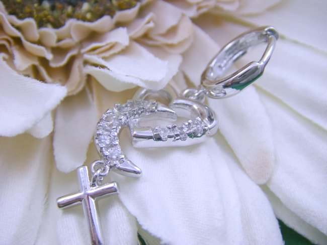 �h�C�c���@�L���[�r�b�N�W���R�j�A�̃n�[�g�A���A�N���X�̃s�A�X