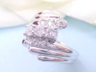 キュービックジルコニアのリング