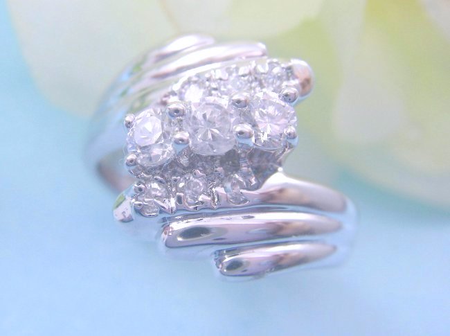 キュービックジルコニアのリング