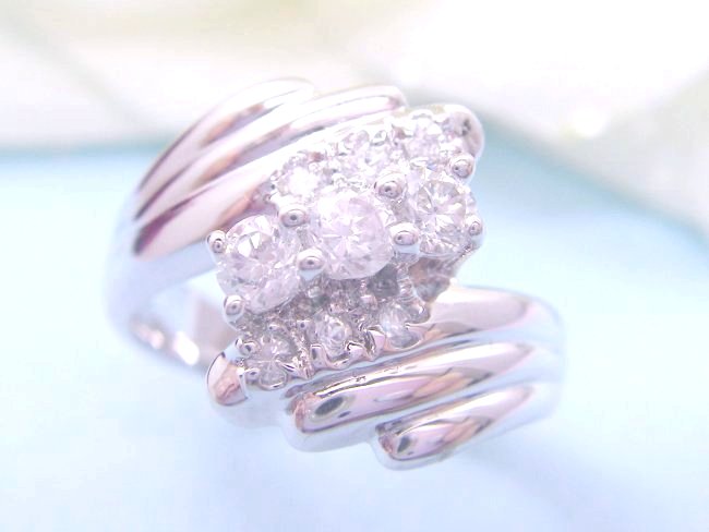 キュービックジルコニアのリング