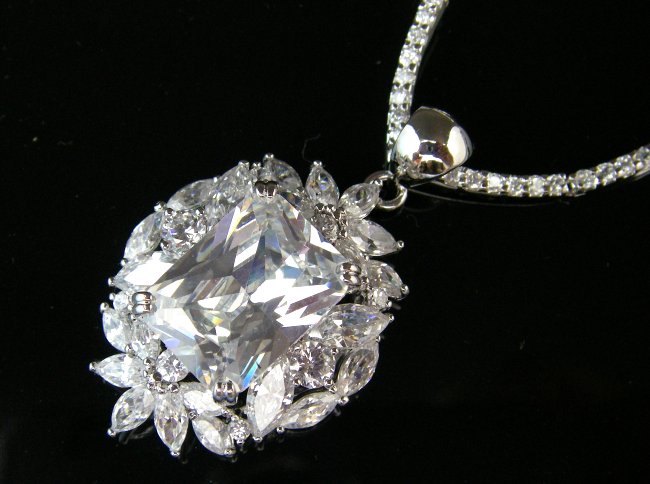 �S�[�W���X�@�l�b�N���X