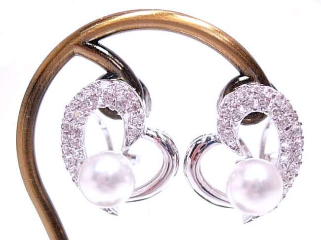 �p�[���ƃL���[�r�b�N�W���R�j�A�̃s�A�X