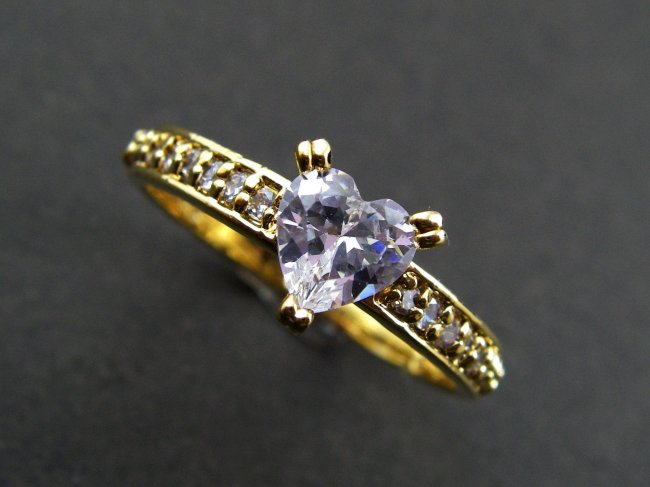 �L���[�r�b�N�W���R�j�A�̃����O