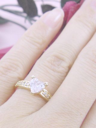 �L���[�r�b�N�W���R�j�A�̃����O