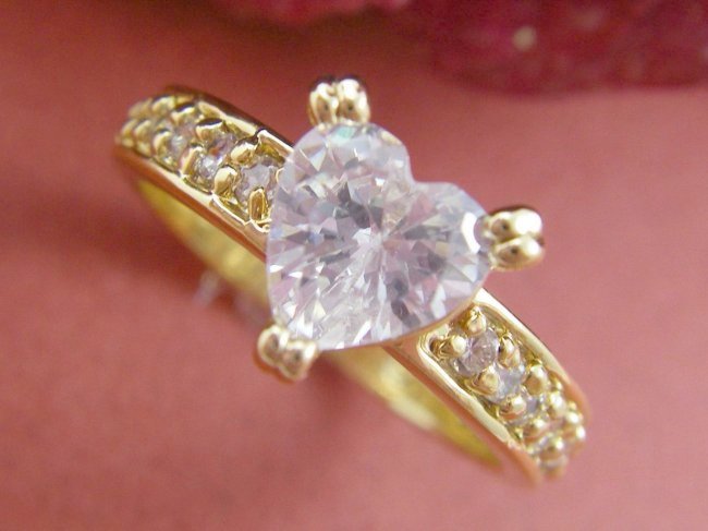 �L���[�r�b�N�W���R�j�A�̃����O