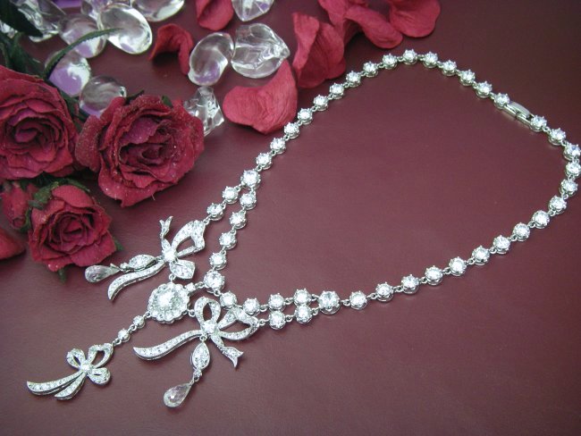 ���{�����`�[�t�@�L���[�r�b�N�W���R�j�A�E�l�b�N���X