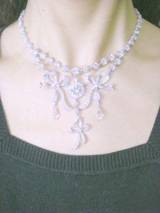 ���{�����`�[�t�@�L���[�r�b�N�W���R�j�A�E�l�b�N���X