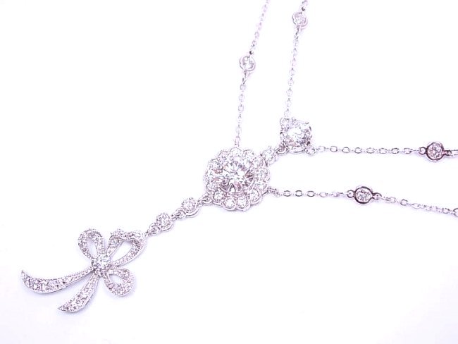 ���{�����`�[�t�@�L���[�r�b�N�W���R�j�A�̃l�b�N���X