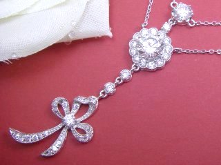 ���{�����`�[�t�@�L���[�r�b�N�W���R�j�A�̃l�b�N���X