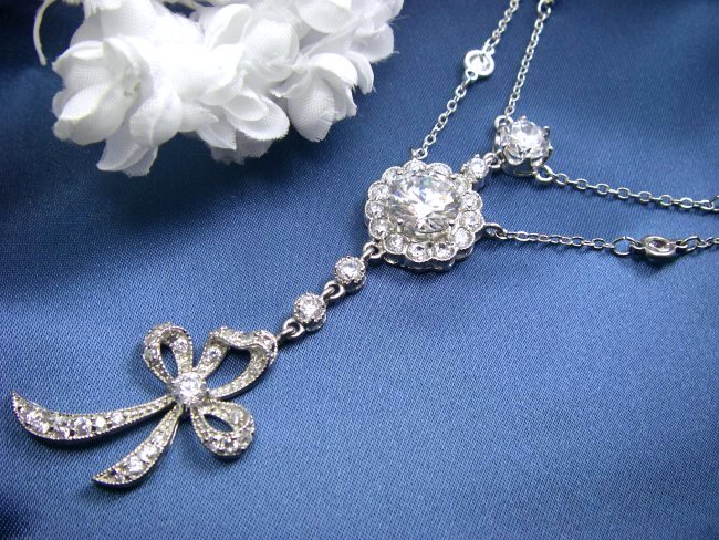 ���{�����`�[�t�@�L���[�r�b�N�W���R�j�A�̃l�b�N���X