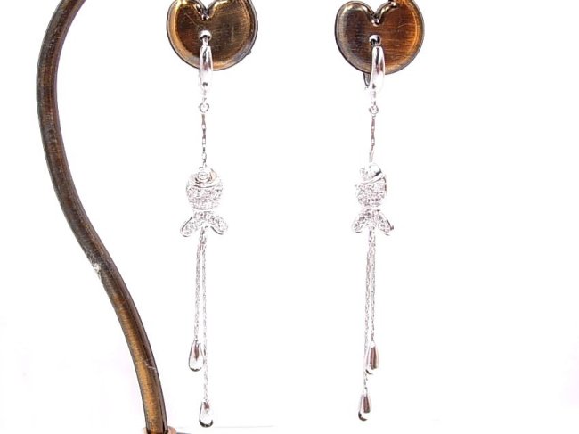 �����`�[�t�@�L���[�r�b�N�W���R�j�A�̃s�A�X