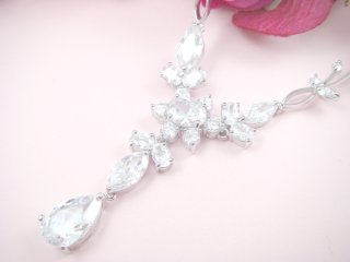 �t�����[���`�[�t�@�L���[�r�b�N�W���R�j�A�̃l�b�N���X