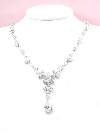 �t�����[���`�[�t�@�L���[�r�b�N�W���R�j�A�̃l�b�N���X