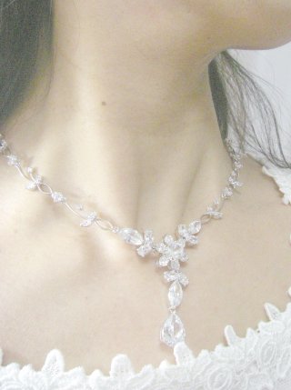 �t�����[���`�[�t�@�L���[�r�b�N�W���R�j�A�̃l�b�N���X