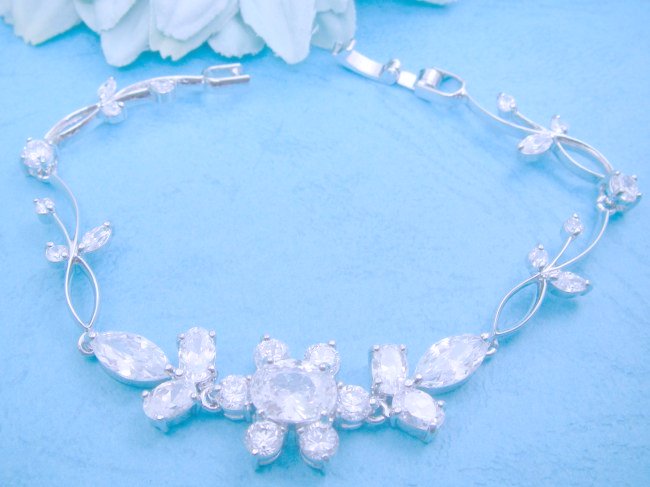 �u���X���b�g�@�t�����[���`�[�t