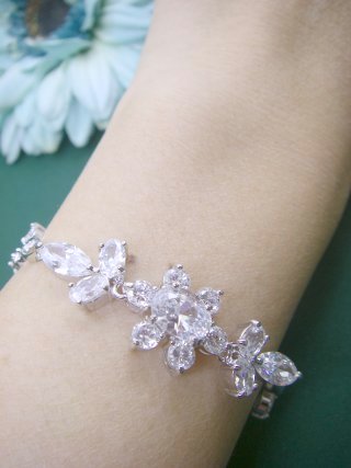 �u���X���b�g�@�t�����[���`�[�t