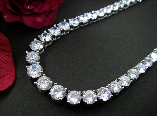 �O���f�[�V�����E�e�j�X�l�b�N���X�@�A�N�Z�T���[