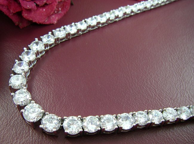 �O���f�[�V�����E�e�j�X�l�b�N���X�@�A�N�Z�T���[