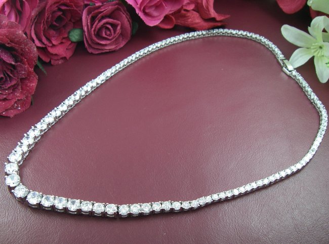 �O���f�[�V�����E�e�j�X�l�b�N���X�@�A�N�Z�T���[