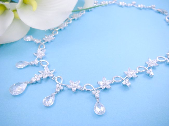 �t�����[���`�[�t�@�l�b�N���X�@�L���[�r�b�N�W���R�j�A�E�A�N�Z�T���[