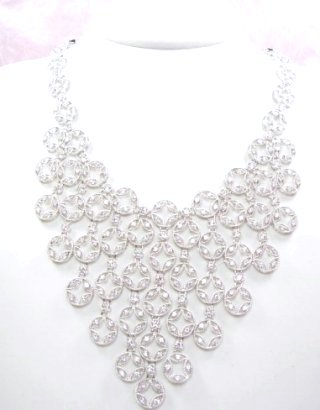 �T�[�N���@�L���[�r�b�N�W���R�j�A�̃l�b�N���X